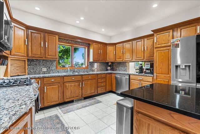 1300 S Canal Road, Lansing, MI 48917