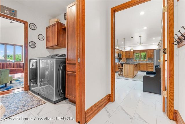 1300 S Canal Road, Lansing, MI 48917