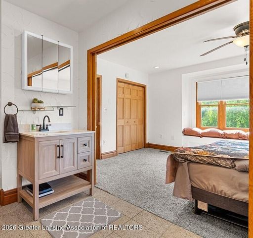 1300 S Canal Road, Lansing, MI 48917