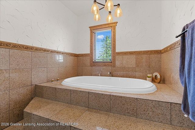 1300 S Canal Road, Lansing, MI 48917
