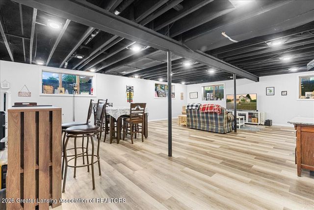 1300 S Canal Road, Lansing, MI 48917