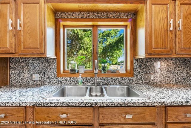 1300 S Canal Road, Lansing, MI 48917