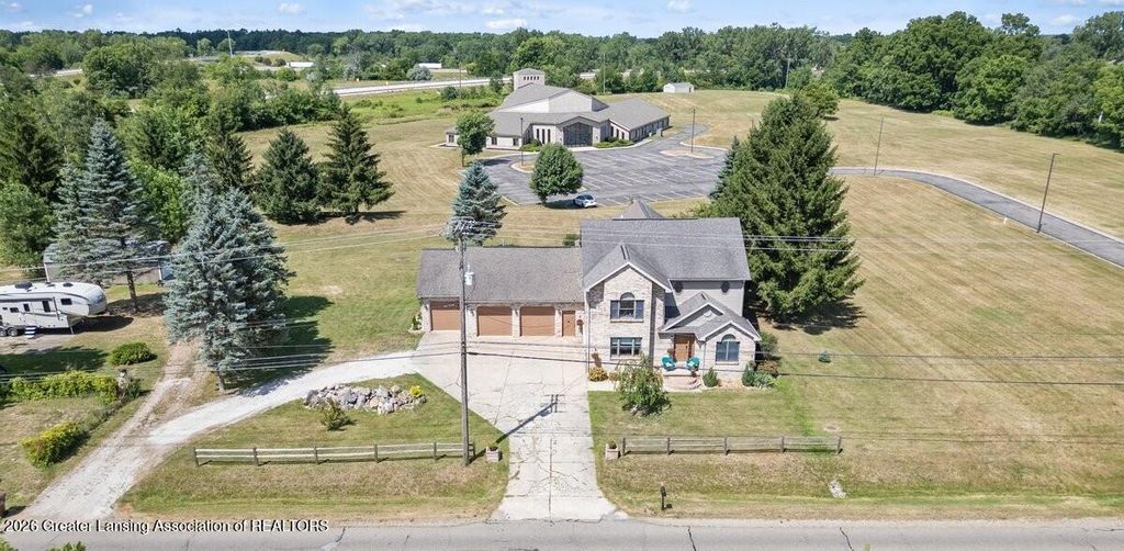 1300 S Canal Road, Lansing, MI 48917