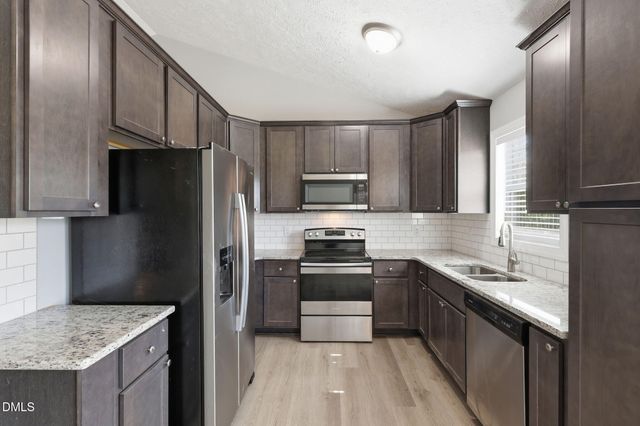 140 Trail Ridge Drive, Benson, NC 27504