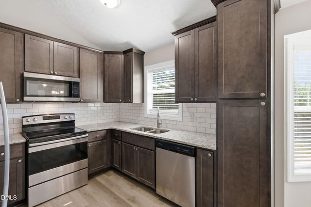 140 Trail Ridge Drive, Benson, NC 27504