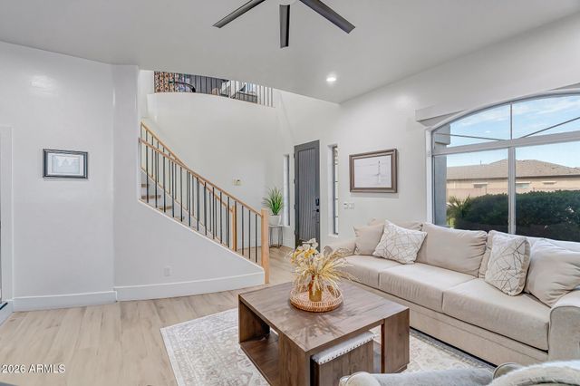 2885 S PALM Street, Gilbert, AZ 85295