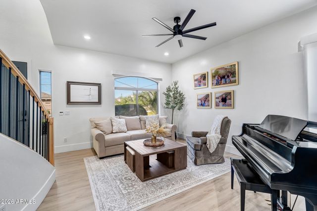 2885 S PALM Street, Gilbert, AZ 85295