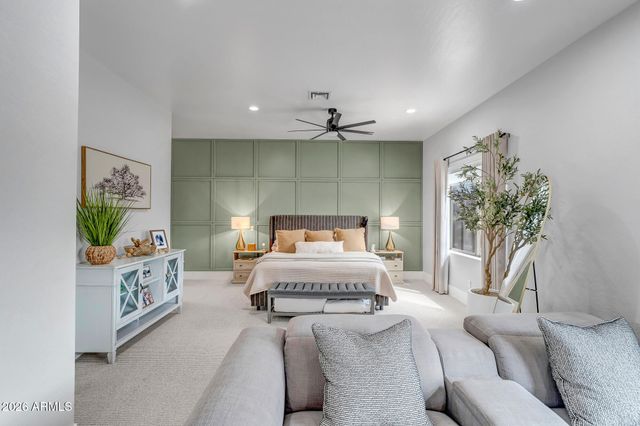2885 S PALM Street, Gilbert, AZ 85295