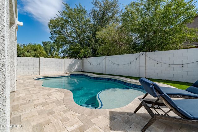 2885 S PALM Street, Gilbert, AZ 85295