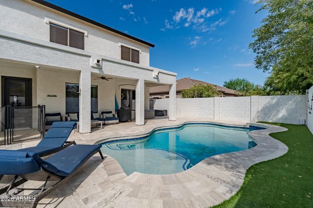 2885 S PALM Street, Gilbert, AZ 85295