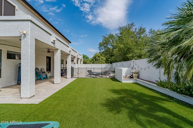 2885 S PALM Street, Gilbert, AZ 85295