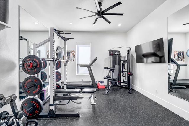 2885 S PALM Street, Gilbert, AZ 85295
