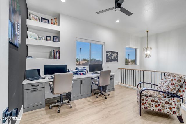 2885 S PALM Street, Gilbert, AZ 85295