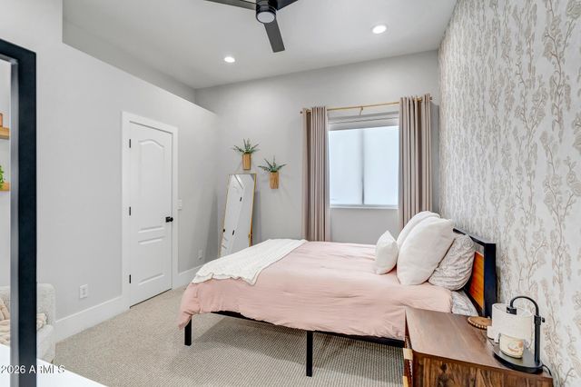 2885 S PALM Street, Gilbert, AZ 85295