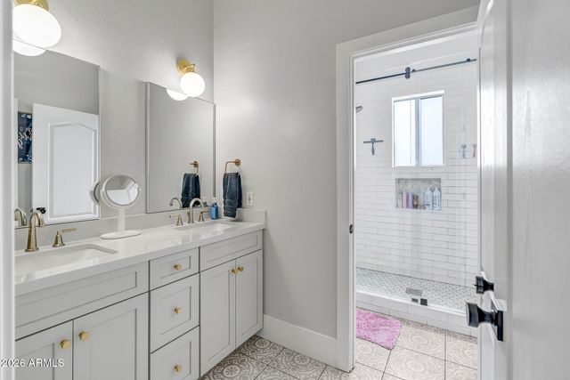 2885 S PALM Street, Gilbert, AZ 85295
