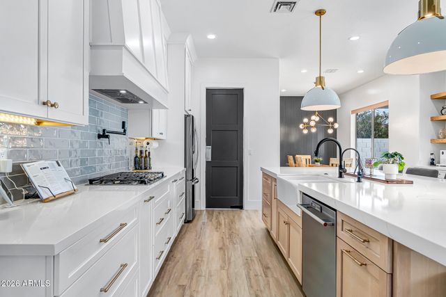 2885 S PALM Street, Gilbert, AZ 85295