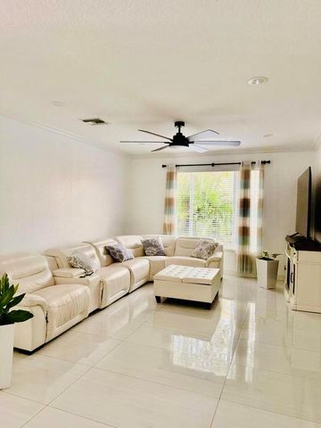 400 SW 15th Drive, Boca Raton, FL 33432