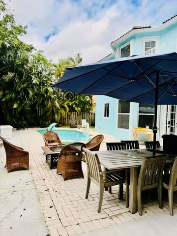 400 SW 15th Drive, Boca Raton, FL 33432