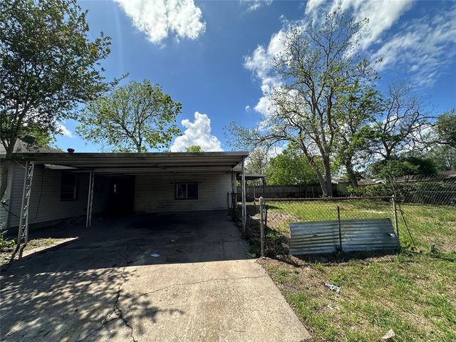 12125 Palmbeach Street, Houston, TX 77034