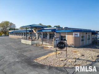 4726 N BRADY Street SE, Davenport, IA 52806