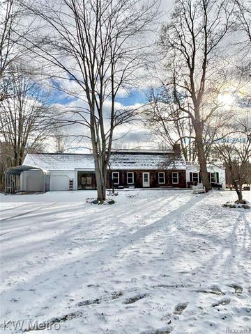 8665 Meskill Road, Columbus, MI 48063