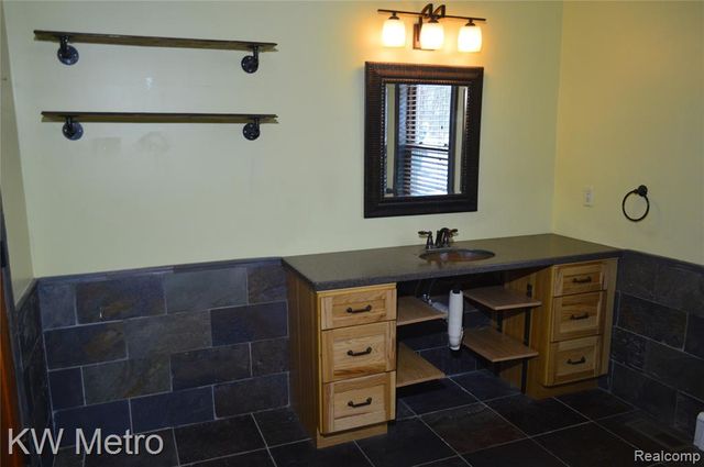 8665 Meskill Road, Columbus, MI 48063