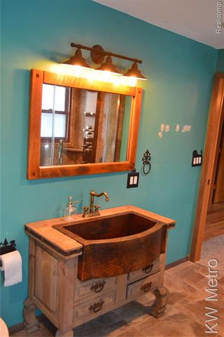 8665 Meskill Road, Columbus, MI 48063