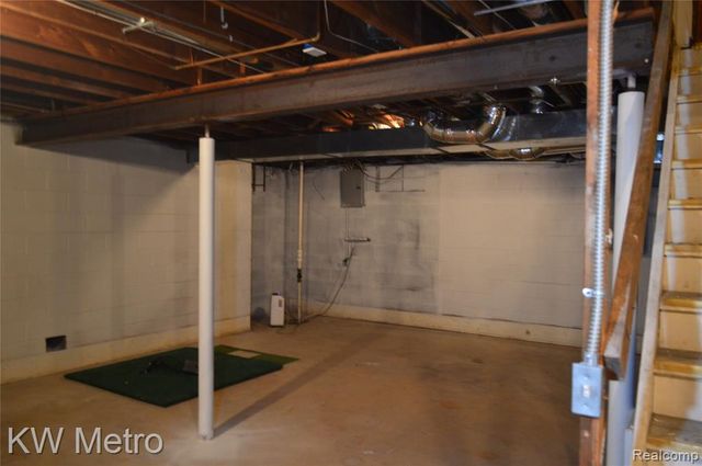 8665 Meskill Road, Columbus, MI 48063