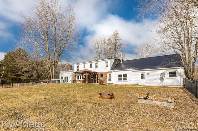 8665 Meskill Road, Columbus, MI 48063