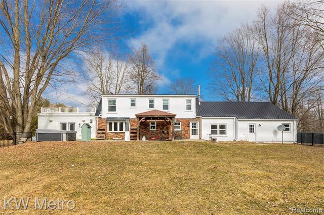 8665 Meskill Road, Columbus, MI 48063