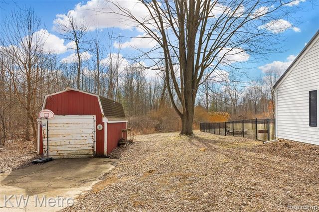 8665 Meskill Road, Columbus, MI 48063