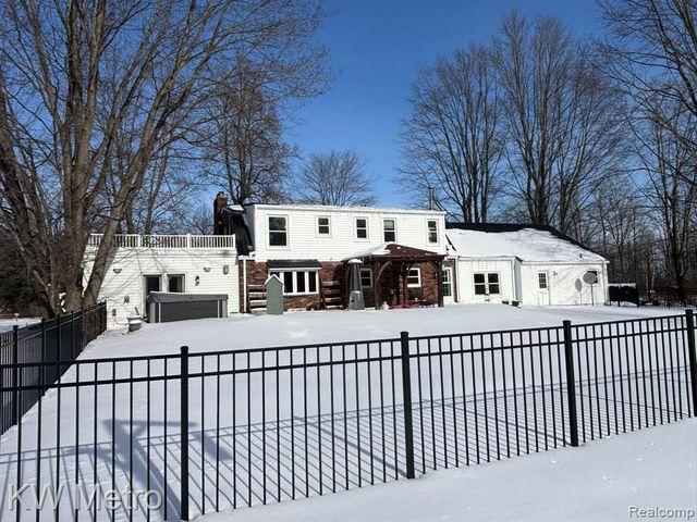 8665 Meskill Road, Columbus, MI 48063