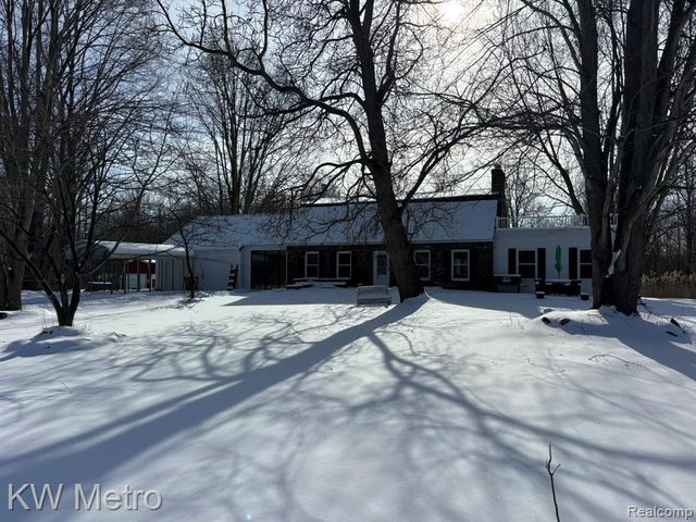 8665 Meskill Road, Columbus, MI 48063