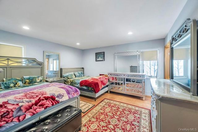 2 Valley Greens Drive, Valley Stream, NY 11581