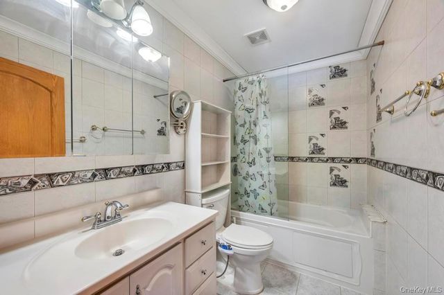 2 Valley Greens Drive, Valley Stream, NY 11581