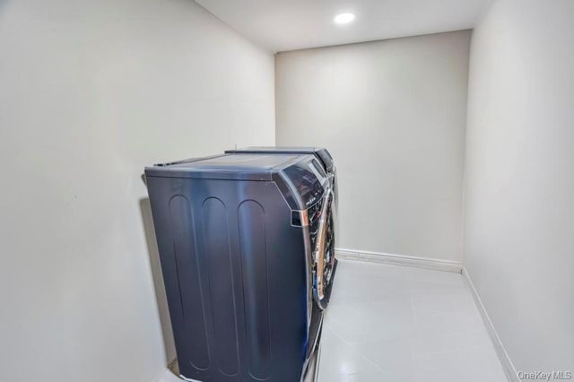 2 Valley Greens Drive, Valley Stream, NY 11581