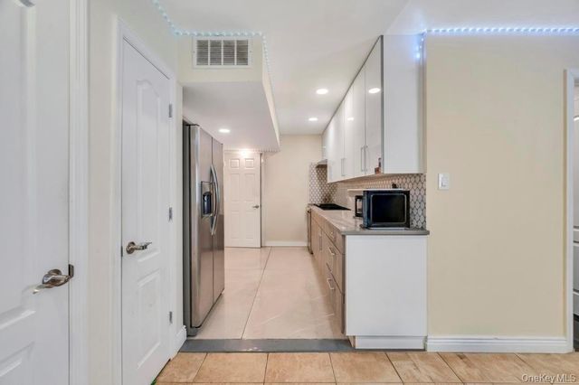 2 Valley Greens Drive, Valley Stream, NY 11581