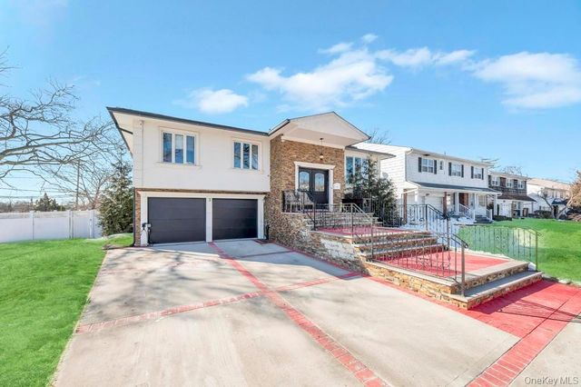 2 Valley Greens Drive, Valley Stream, NY 11581