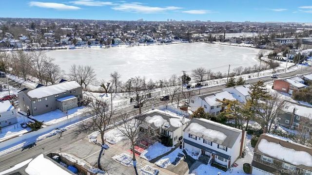 2 Valley Greens Drive, Valley Stream, NY 11581