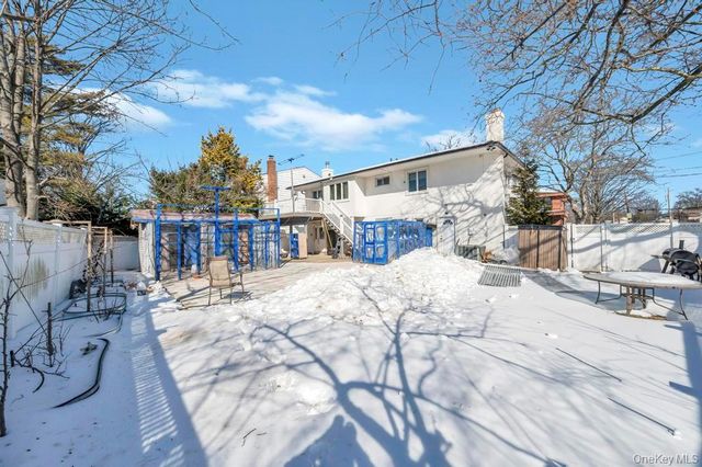 2 Valley Greens Drive, Valley Stream, NY 11581