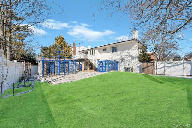 2 Valley Greens Drive, Valley Stream, NY 11581