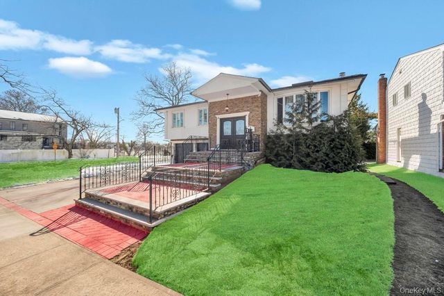 2 Valley Greens Drive, Valley Stream, NY 11581