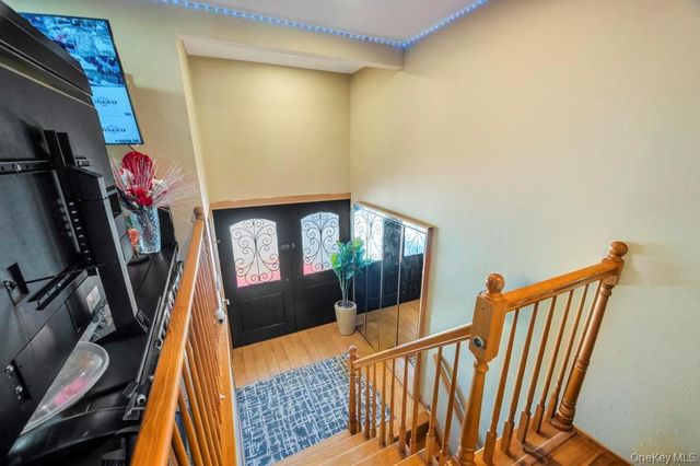 2 Valley Greens Drive, Valley Stream, NY 11581