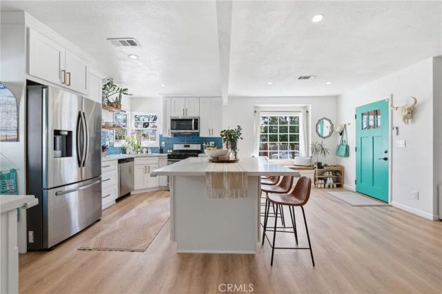 6035 Case, North Hollywood, CA 91606