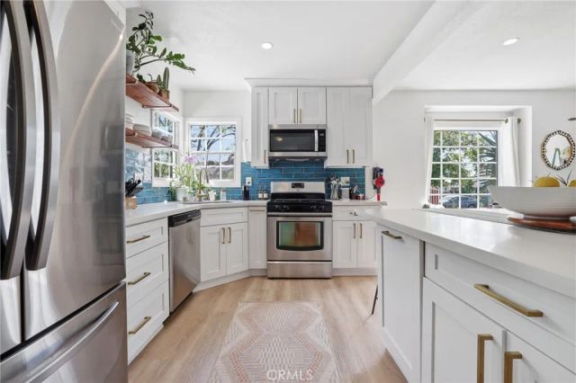 6035 Case, North Hollywood, CA 91606