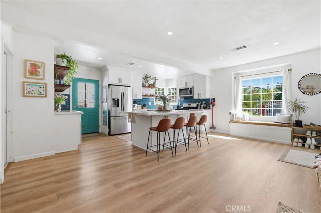 6035 Case, North Hollywood, CA 91606