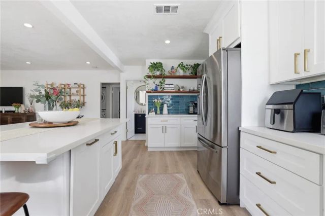 6035 Case, North Hollywood, CA 91606