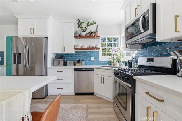 6035 Case, North Hollywood, CA 91606