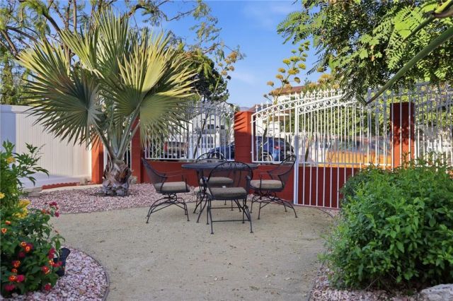 6035 Case, North Hollywood, CA 91606