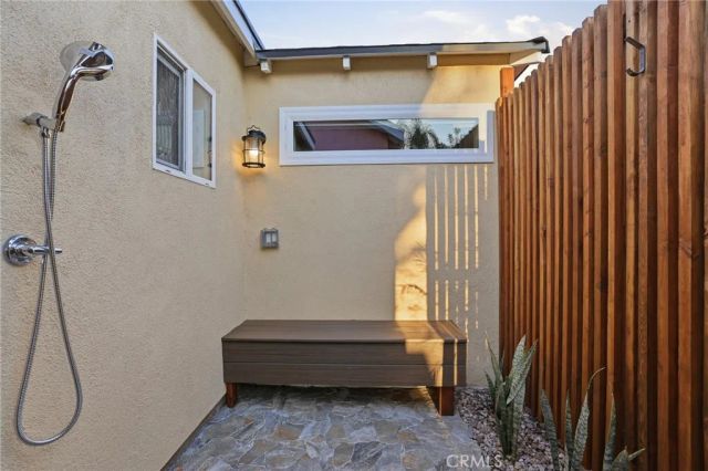 6035 Case, North Hollywood, CA 91606